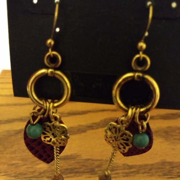 Earrings - Picture 3 of 3
